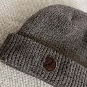 Fjallraven Ribbed Knit Beanie Hat Wool Brown Big Logo Men Outdoor Utility